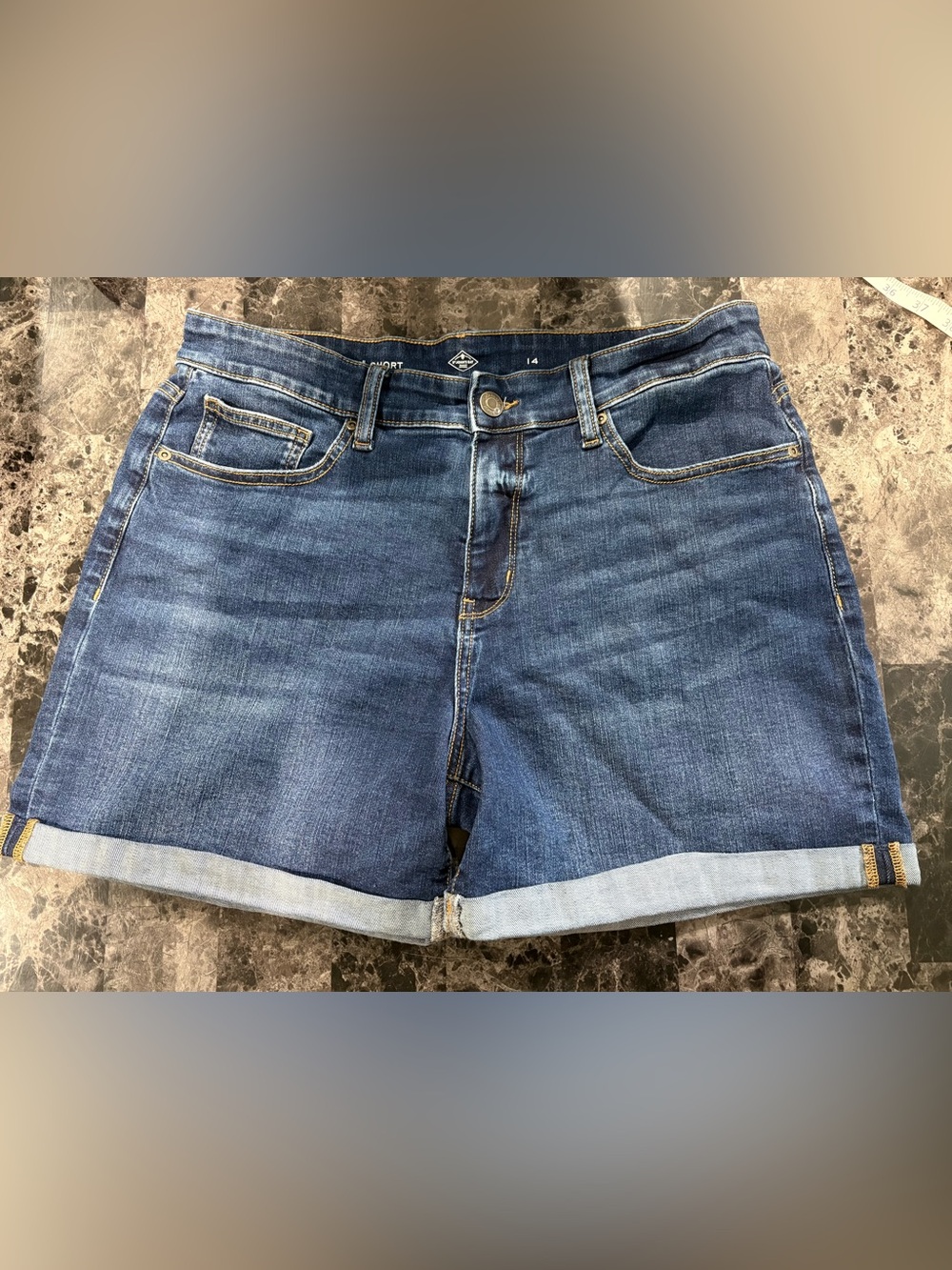 St. John's Bay Denim Mid Rise Cuffed Shorts Size 14 Medium Wash Stretch